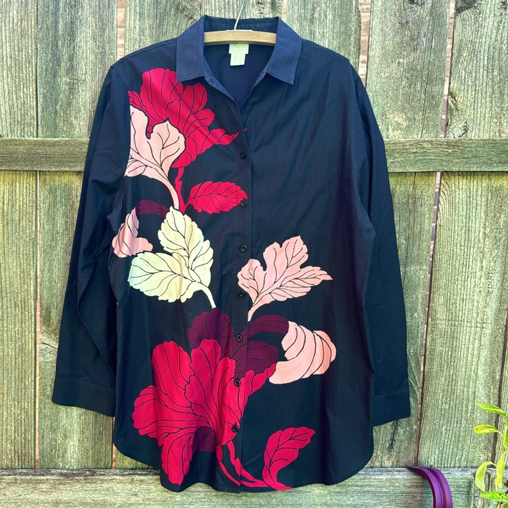Chico’s Black Floral Button Down Blouse. Size 2 (Large)